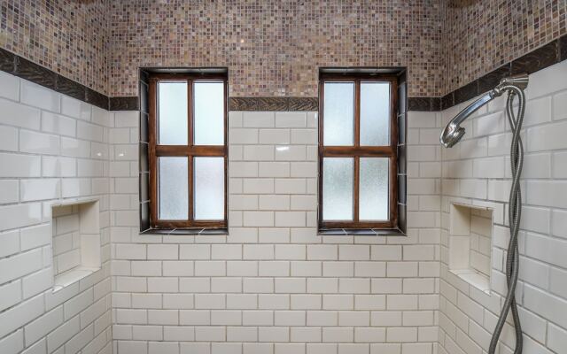 Peaceful Paradise 5 Bedroom House