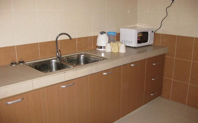 Iris House Resort & Apartment