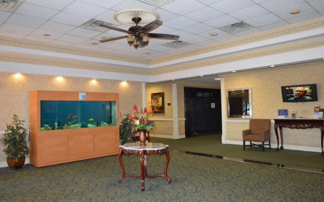 Opal Hotel & Suites