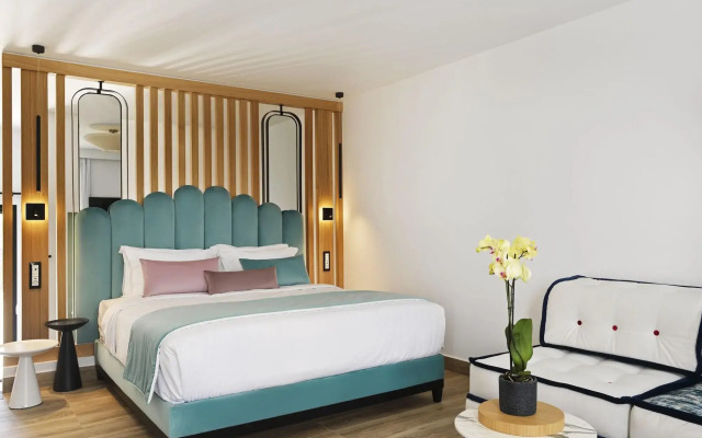 Cresanto Luxury Suites - Adults Only