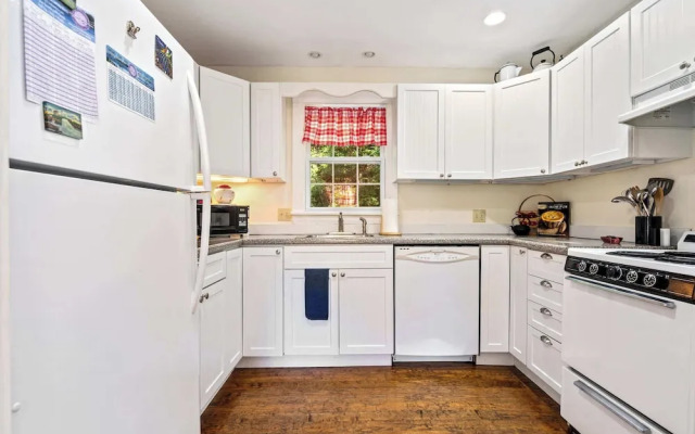 Nanas Hideaway 2 BDR Charmer!