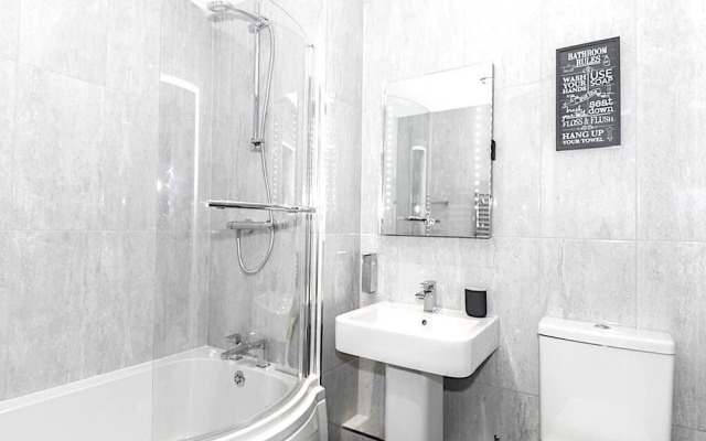 Pullman House Serviced Apartments