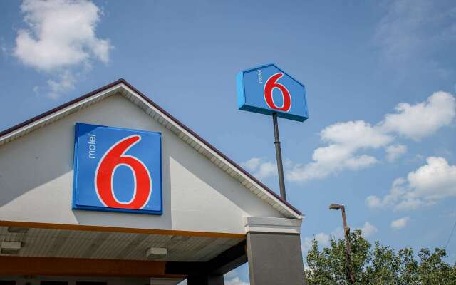 Motel 6 Knoxville, TN - East