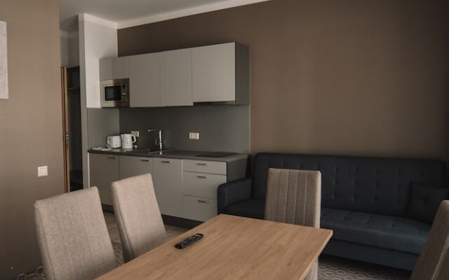 Merepargi ApartHotel & Cafe