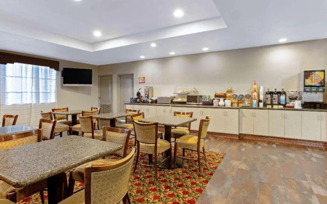 La Quinta Inn & Suites Cleburne
