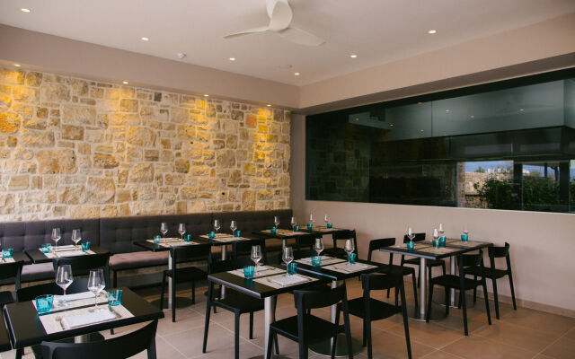 Hotel Osam