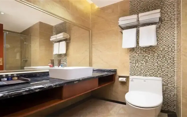Bump Hotel (Chengdu Airport Cuqiao Metro Station)