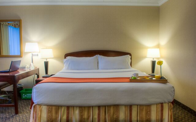 Four Points by Sheraton Windsor Downtown