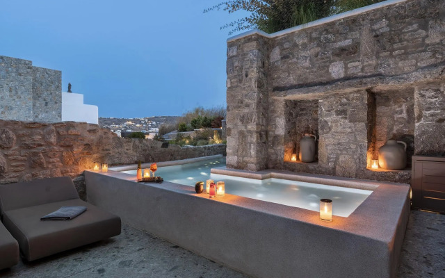 Aeonic Suites and Spa