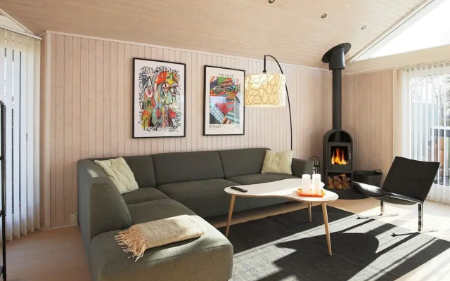 8 Person Holiday Home in Dronningmolle