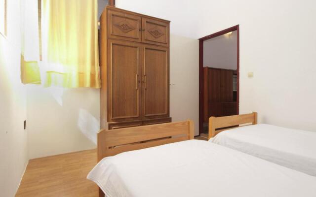 Apartment 695