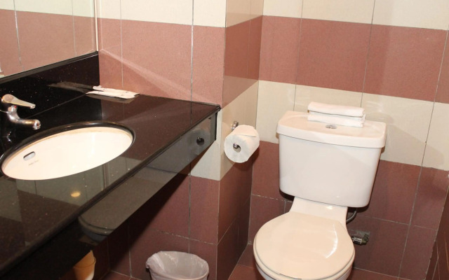 Classique Hotel (SG Clean Certified)
