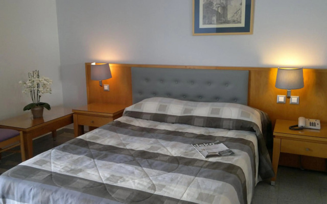 Athena Hotel