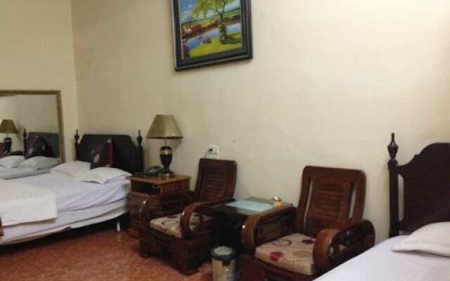 Queen Hotel Hoang Gia