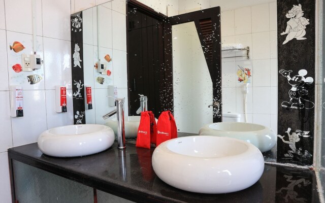 RedDoorz near Gia Dinh Church