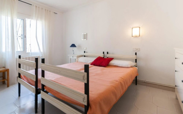 Sun-kissed Villa in L'escala With Swimming Pool