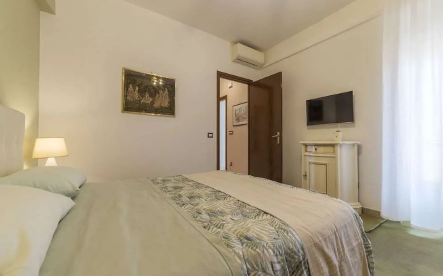 San Giovanni Apartment with Balcony