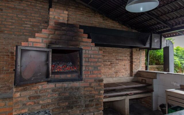 La Villa Cafe & Suites