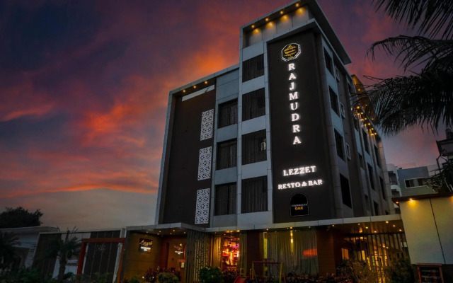Super Oyo Townhouse Oak Hotel Rajmudra
