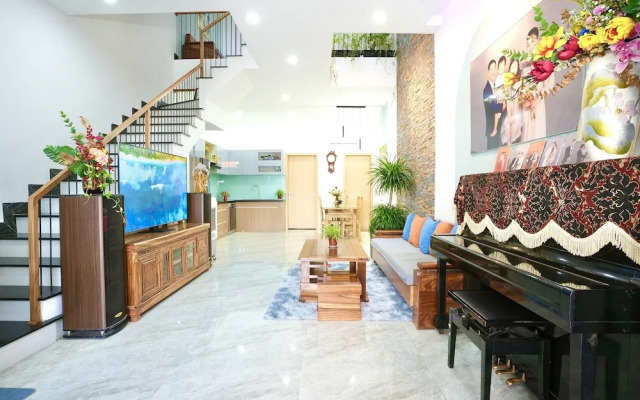 Kalinh House