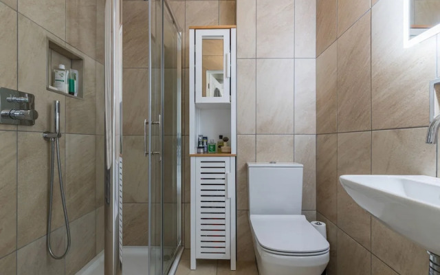 JOIVY Pimlico Flat with Terrace for 3