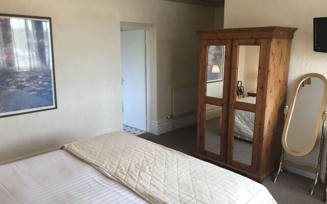 The Carre Arms Hotel