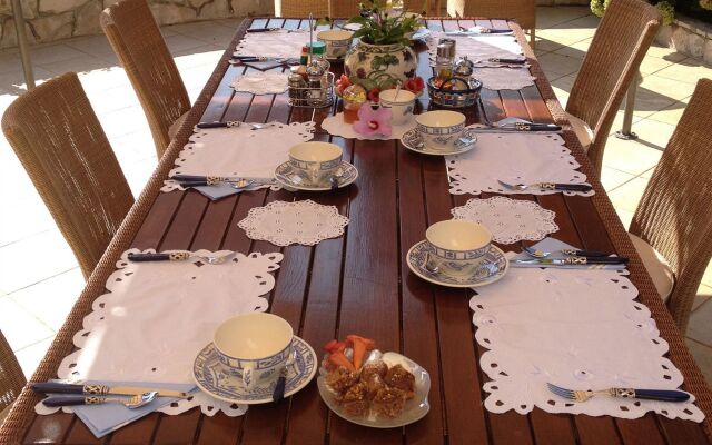 Villa Almadria Luxury Bed & Breakfast