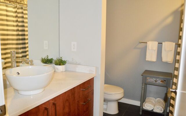 Cozy Creekside Renovated Condo