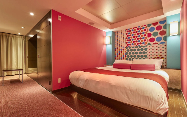 Hotel Love