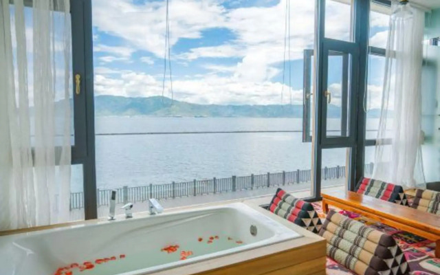 Dali Huayue Fanxing Sea View Inn