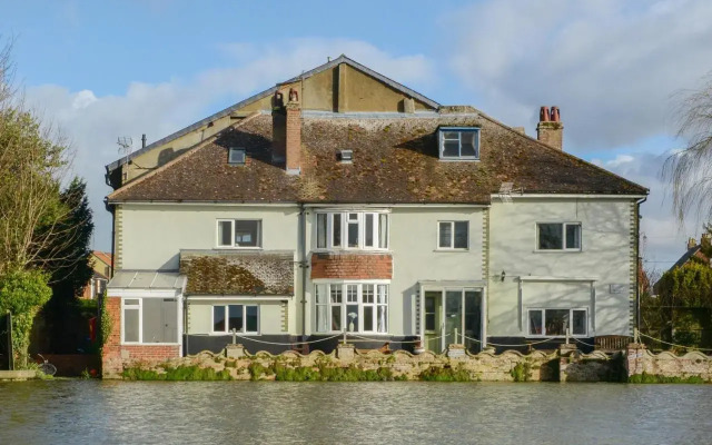Riverside House