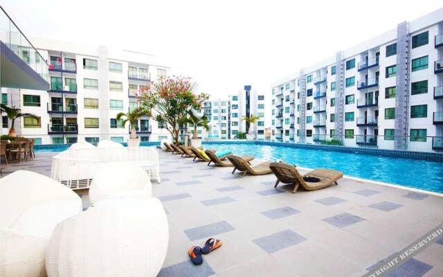 Arcadia Waters Condo Resort Pattaya