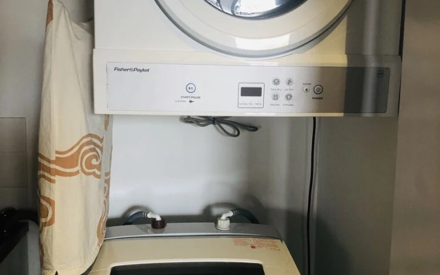 Stylish Home 15 mins from City & Airport