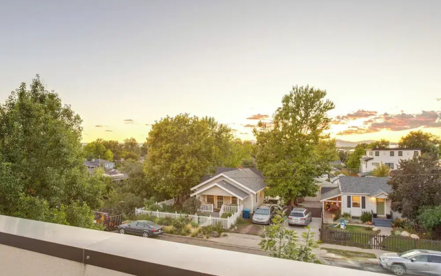 Denver Retreat w/ Rooftop Deck & Mountain Views