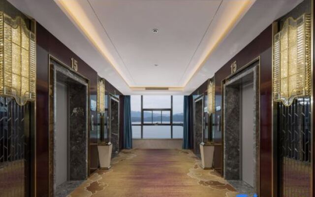 Yibang Peninsula Hotel