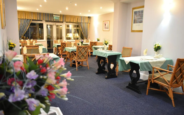 Royal Square Hotel