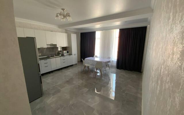 Апартаменты на проспекте Насрутдинова 66