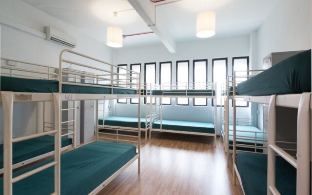 New Society Backpackers Hotel - Hostel