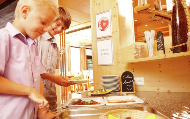 Authentic Apartment in Oberaichwald Near Hiking Area