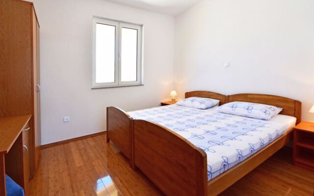 Apartment Golub Karlobag