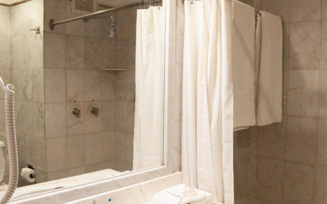 Plaza Camelinas Hotel