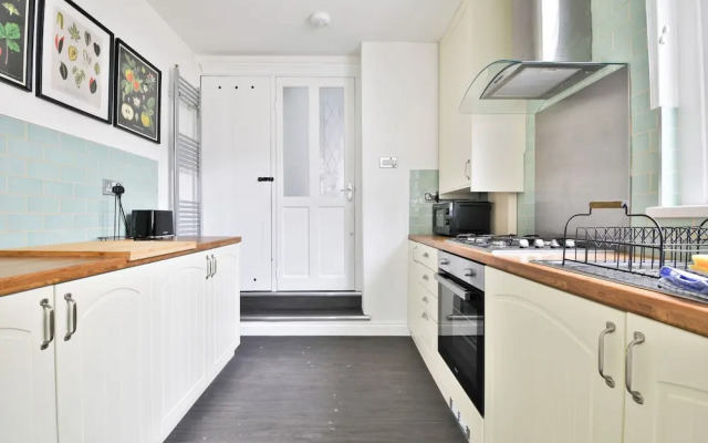 Stunning 2 Bedroom Cardiff Bay House