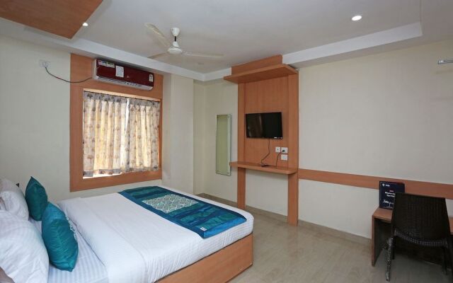 OYO 9048 Hotel Lucifer