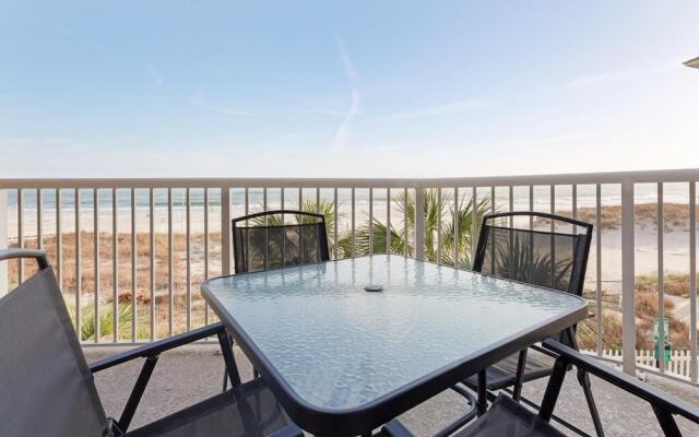 2br/2ba Sleeps 8, Beachfront w/ Pool
