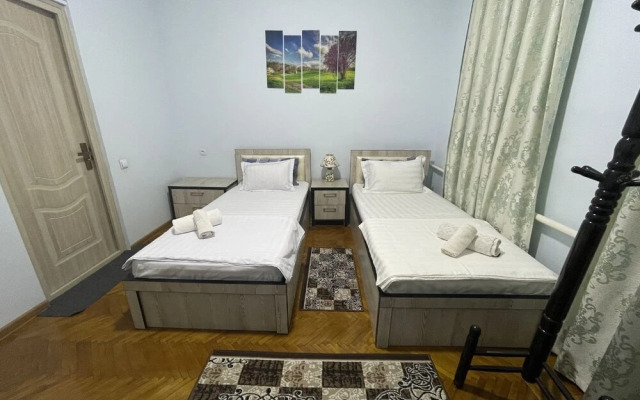 "Orom" Guests House