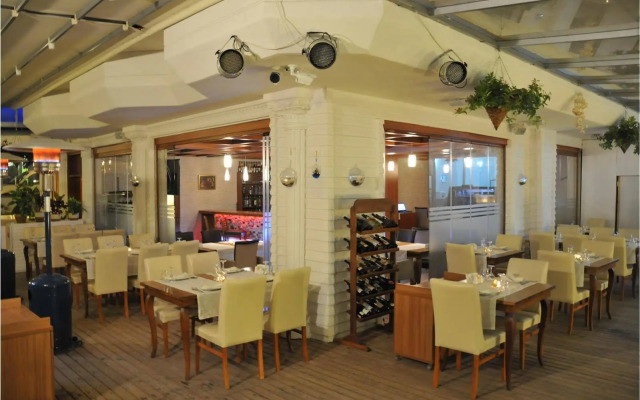 Teos Hotel