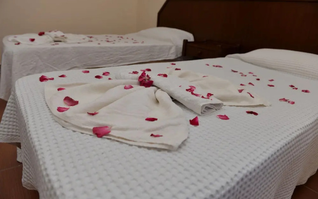 Evita Apart Hotel