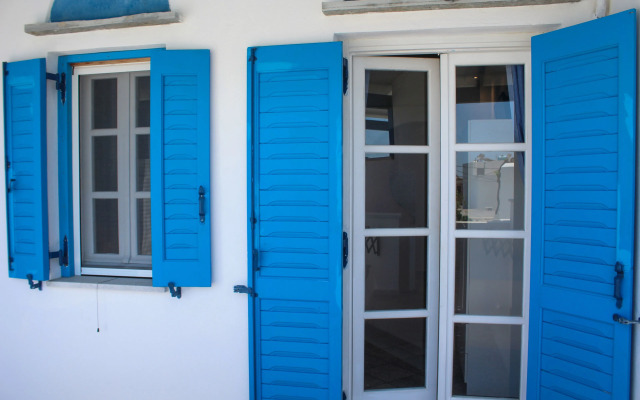 Sea View Apartments & Studios