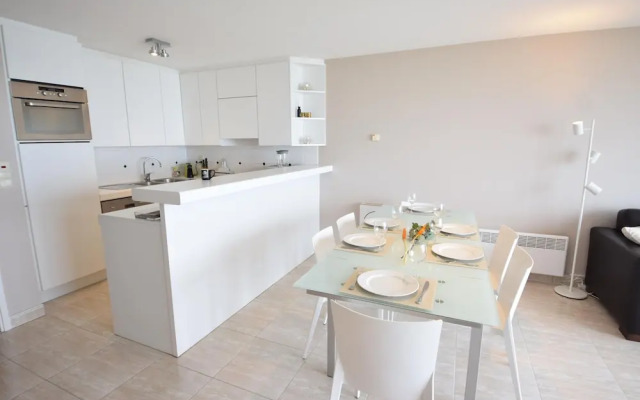 Coastal Apartment in Middelkerke Steps From the Sea