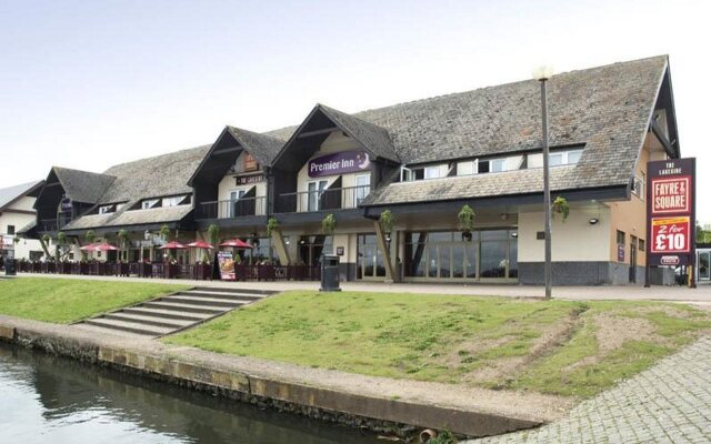 Premier Inn Milton Keynes East Willen Lake